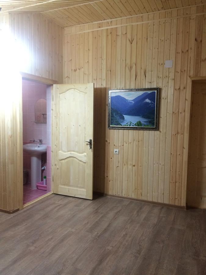 Guesthouse Tigranakert Pizunda Bagian luar foto