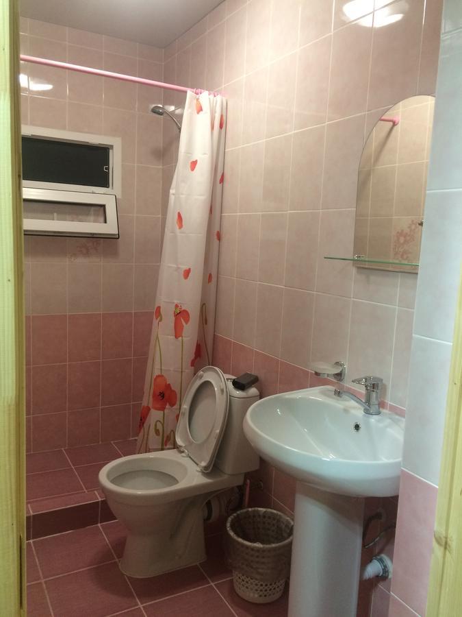 Guesthouse Tigranakert Pizunda Bagian luar foto