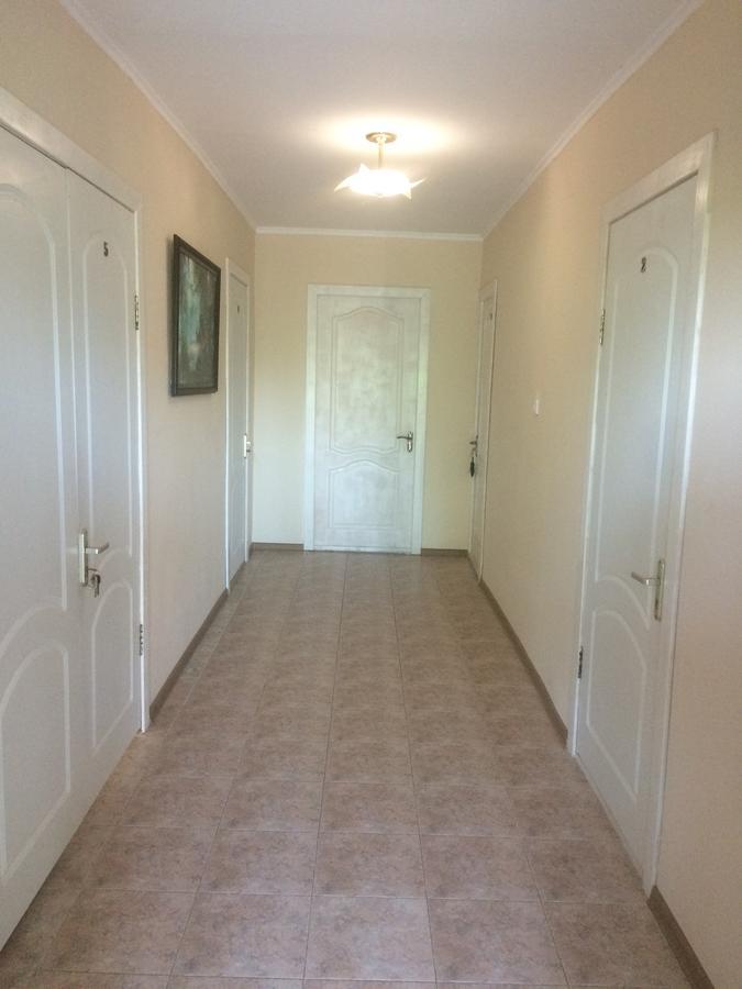 Guesthouse Tigranakert Pizunda Bagian luar foto